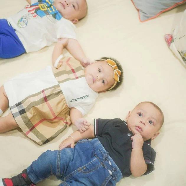 Potret Momen Gemasnya Baby Ameena, Rayyanza, dan Leslar Saat Playdate