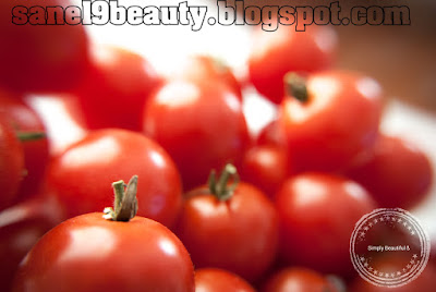 Tomatoes can do wonders to your skin.