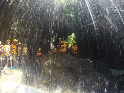 pilihan pavorit body rafting green canyon