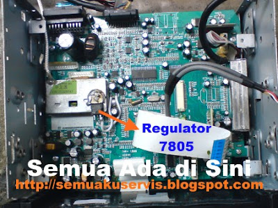 Mengganti regulator tegangan TV mobil Oris aio 2880