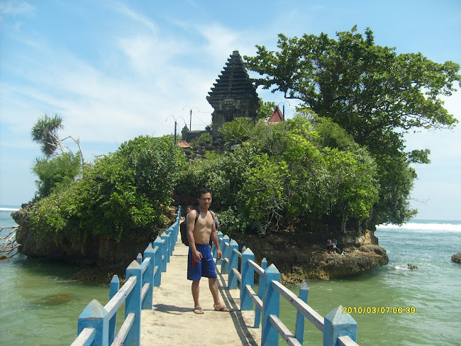 Pantai Balaikambang