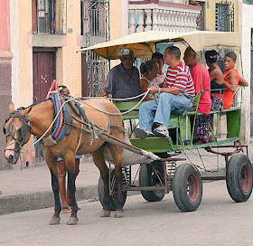 As ferrovias estão integradas com a rede de transporte público.