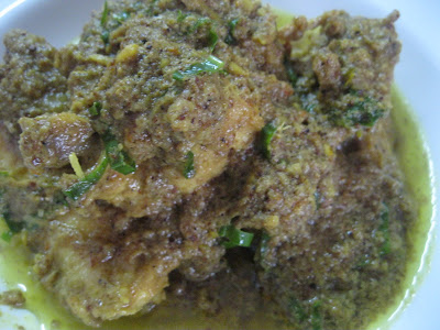 Dari Dapur Maklong: Rendang Ayam Telur