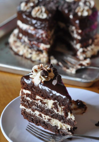 COOKIE DOUGH BROWNIE CAKE