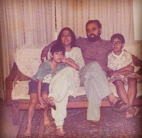 Bollywood Actor Pavail Gulati Childhood Pic with his Parents Father Kanwar Deepak Gulati, Mother Anju Gulati & Elder Brother Kanwar Suhail Gulati - Family Pic | Bollywood Actor Pavail Gulati Childhood Photos | Real-Life Photos