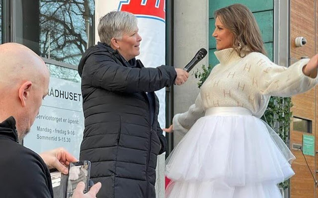 Princess Märtha Louise of Norway and Leah Isadora Behn. Princess Martha Louise wore a high neck, ecru merino wool sweater by Hest
