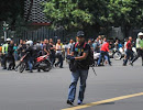 Ini Foto Pelaku Teror Sarinah Ketika Menembaki Polisi Dan Warga Di Jl MH Thamrin Jakarta