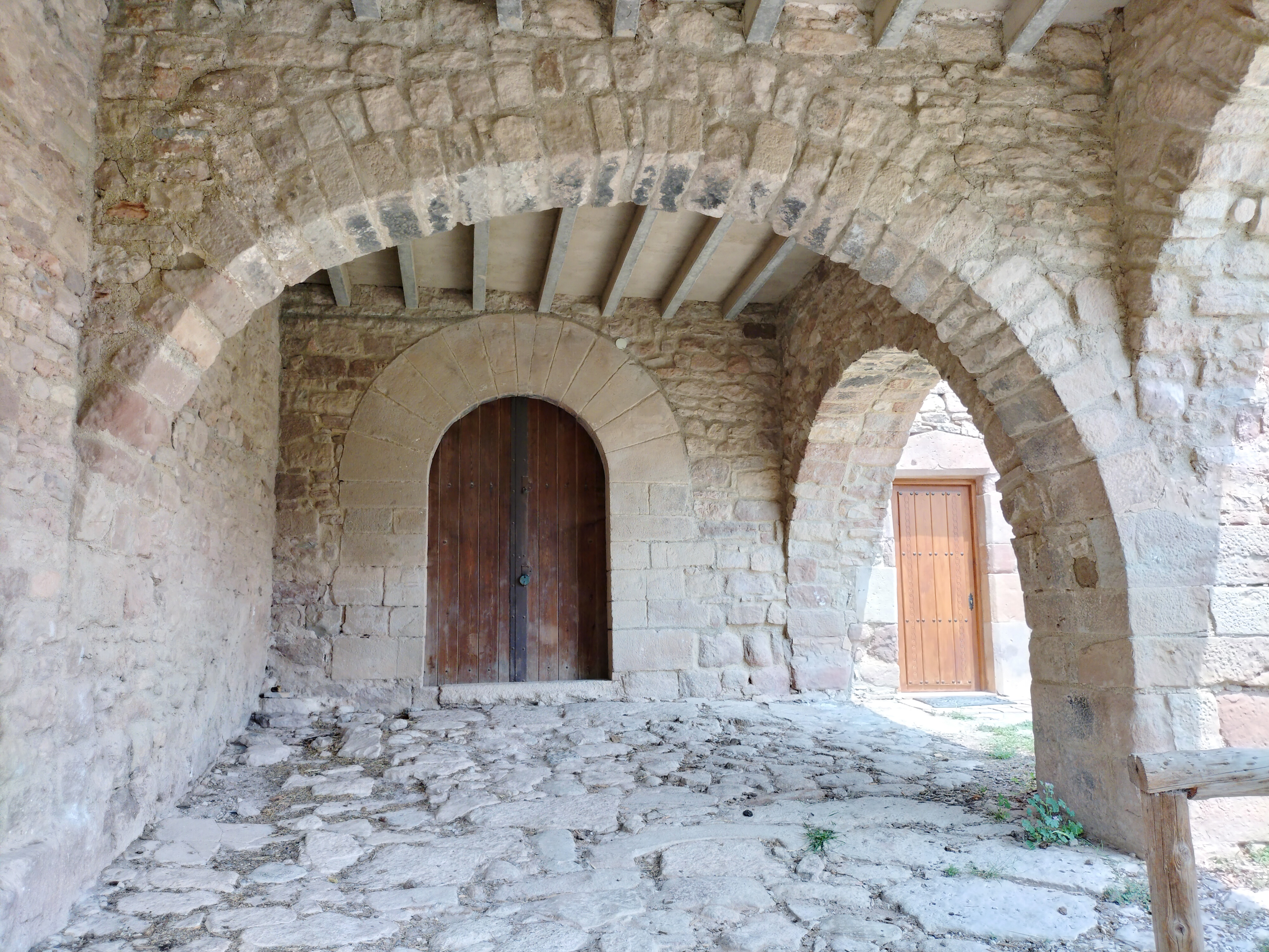 Rectoria de la torre vella de Fals. Arcades.