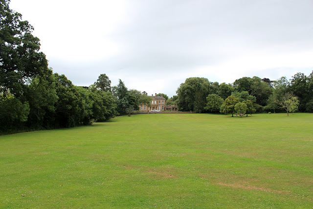 upton-country-park-stretch-of-grass-empty-field-todaymyway.com