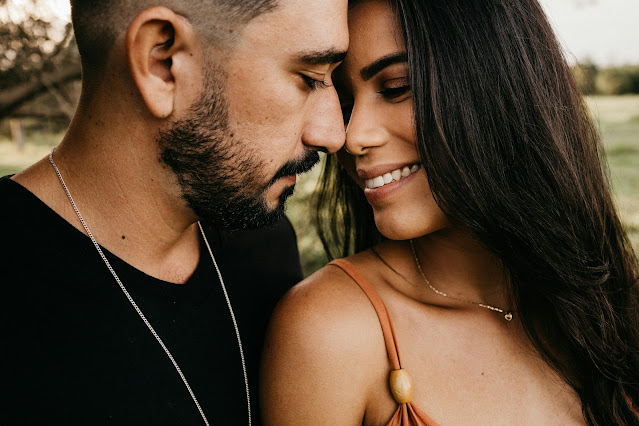 10 sinais que indicam que você significa tudo para ele
