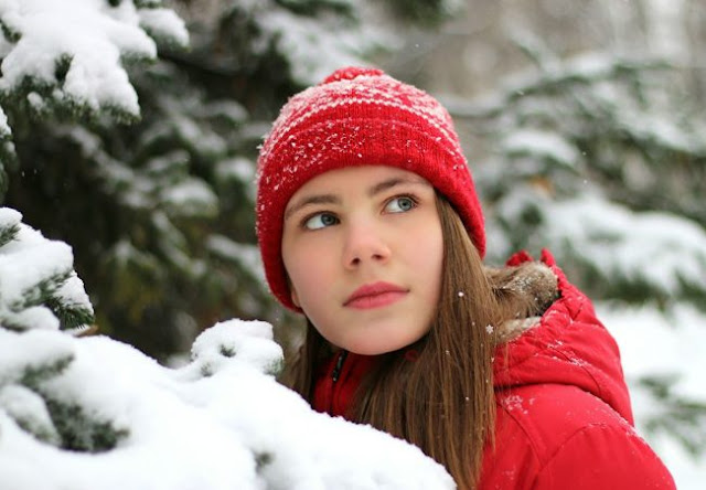 free,wallpapers,winter,snow,girl,