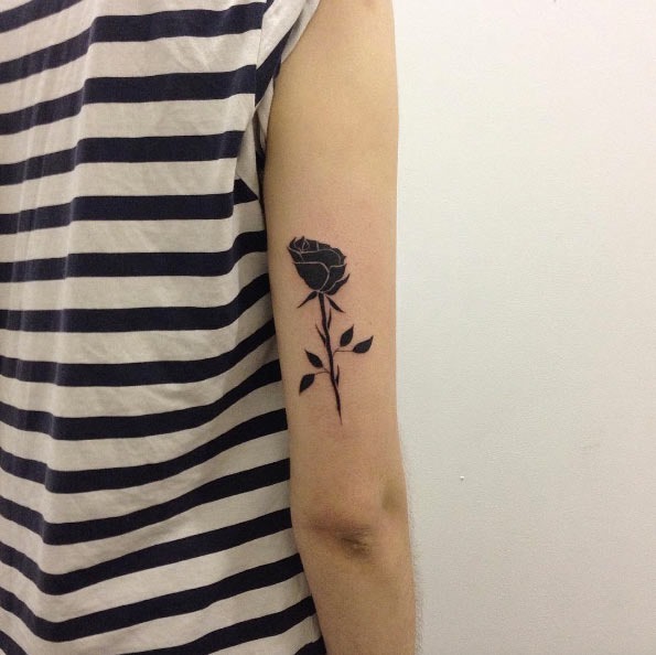 Este blackwork rosa