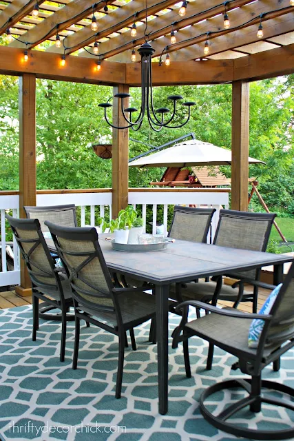 Outdoor dining room