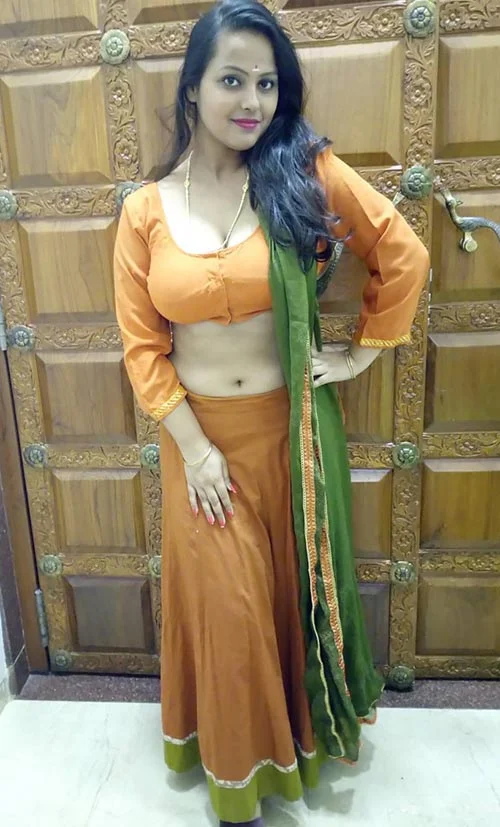 Priti Maurya navel hot bhojpuri actress sundara bhabhi