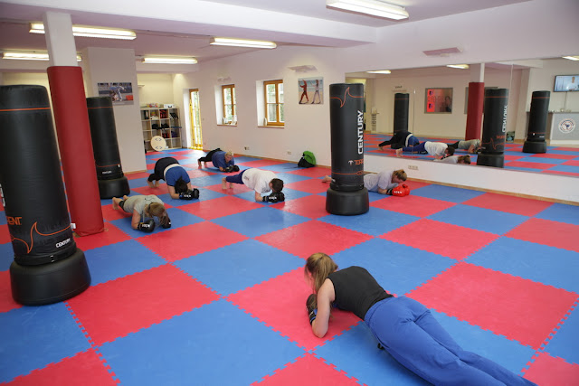 Ganzkörpertraining Fitness Kickboxen