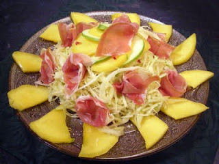 Salade chou blanc mangue et jambon cru