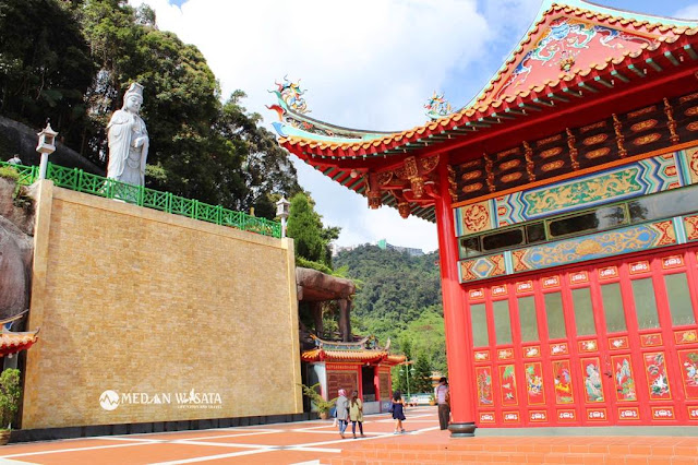 Sensasi Naik Gondola ke Chin Swee Temple di Resorts World Genting