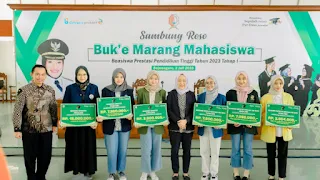 Pemkab bojonegoro berikan beasiswa