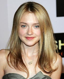 Unseen Hot model Dakota Fanning HD photo wallpapers 2012 Cute Model Dakota Fanning Hot desktop HD wallpapers 2012