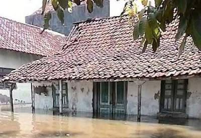 Keadaan Rumah yang Terendam Banjir