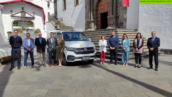 Santa Cruz de La Palma mejora la accesibilidad de personas con movilidad reducida con un vehículo adaptado