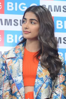 Actress Pooja Hegde Stills Launches Samsung S20 at BigC Mobiles