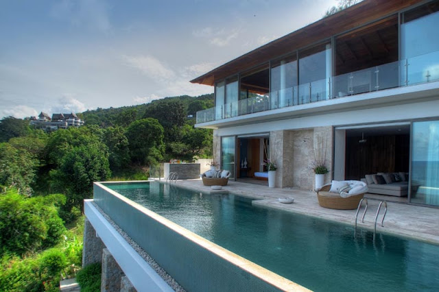 Cliff-edge swimming pool and modern villa 