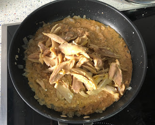 Cocinar pollo con salsa