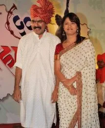 Pallavi Joshi Family Husband Son Daughter Father Mother Marriage Photos Biography Profile.