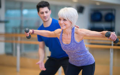 Ученые рекомендуют: силовые тренировки для пожилых, чтобы сохранить мышцы и похудеть в два раза быстрее