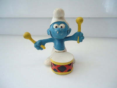 Drummer Yellow Drum Smurf Figure Peyo Schleich W.Germany Schleich Emblem 2.0009 Puffi