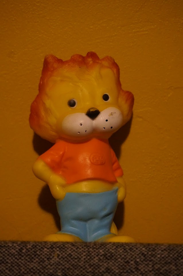 un pouet de Titus le petit lion 1967  ORTF Squeeze toy 