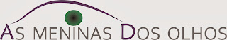 Descrição da logo: o nome da empresa " As Meninas Dos Olhos" em cinza;  em roxo as letras "A" inicial e "D",  unidas por um arco roxo que forma uma pálpebra estilizada. Uma íris verde com pupila preta sinaliza o pingo do "i".