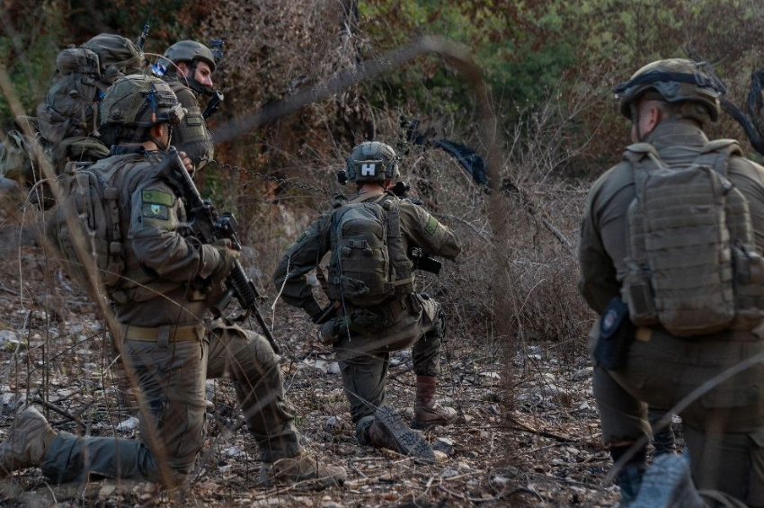 Tropas da Brigada de Comando das IDF operam no sul do Líbano, em uma foto divulgada em 14 de novembro de 2024  Forças de Defesa de Israel