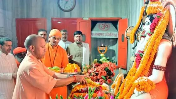  गोरखनाथ मंदिर में गुरु पूर्णिमा 2025 उत्सव की तैयारी तेज, सीएम योगी भी विशेष पूजा अर्चना में होंगे शामिल