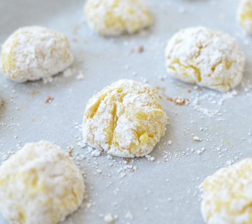 Easy Lemon Crackle Cookies