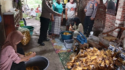 Jalin Kedekatan dengan Warga, Kapolsek Pasekan Sambangi Desa Pagirikan