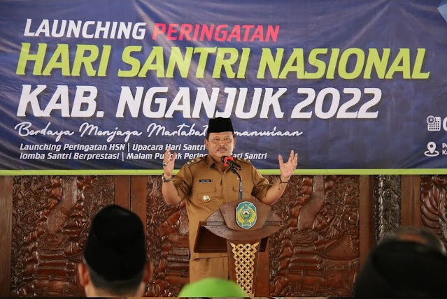 Plt Bupati Nganjuk, Marhaen Djumadi, memberikan arahan dalam kegiatan launching peringatan HSN Kabupaten Nganjuk tahun 2022 di Pendopo KRT Sosrokoesoemo, Senin 3 Oktober 2022