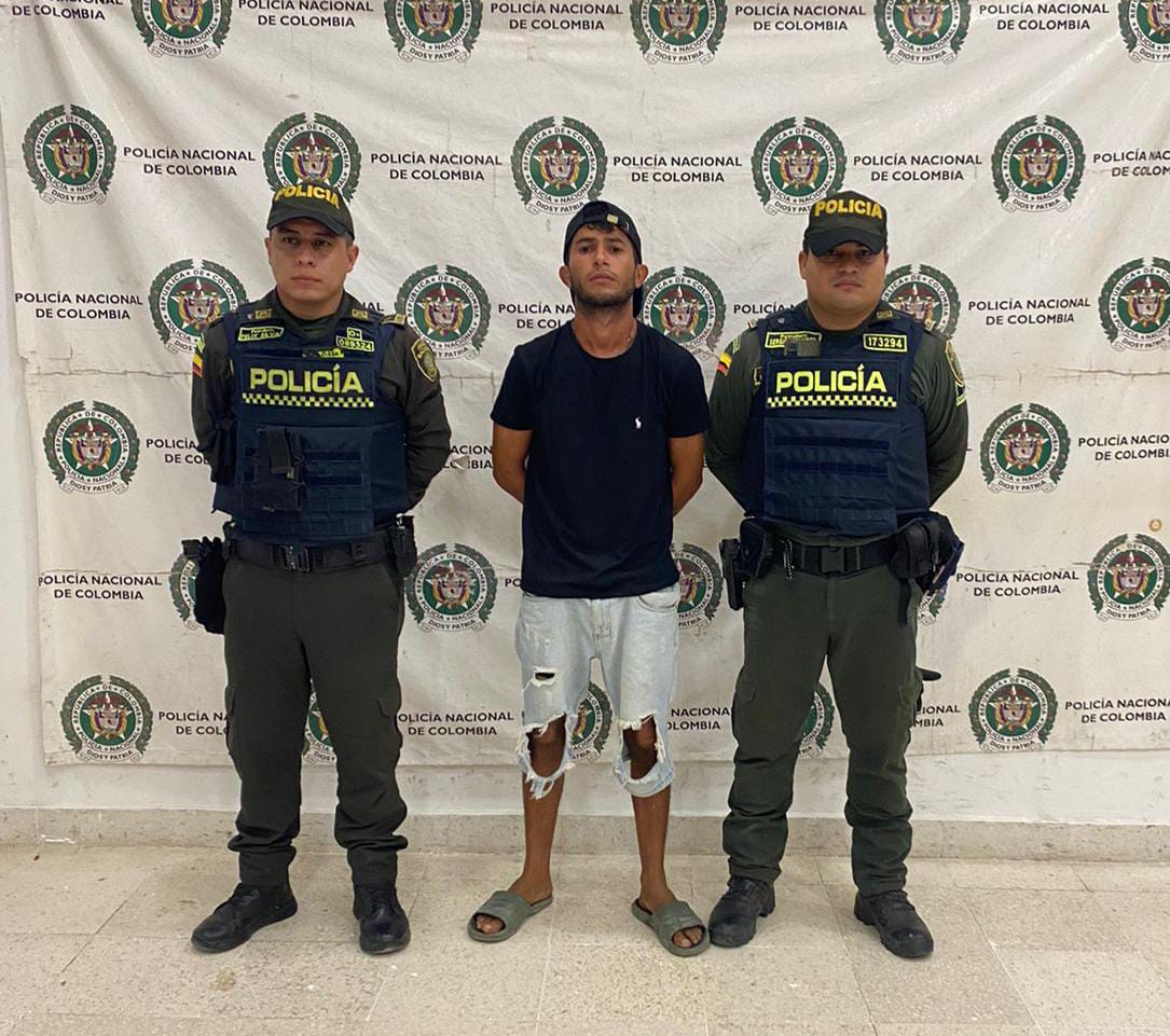 https://www.notasrosas.com/Aprehenden dos personas en Riohacha por Delitos Sexuales y una más, por Violencia Intrafamiliar