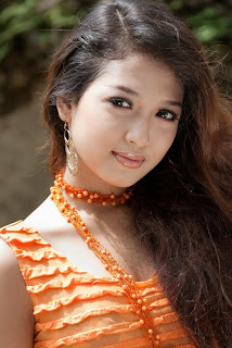 Pretty Myanmar Model San Yati Moe Myint