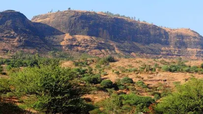 हडसर किल्ला - Hadsar Fort