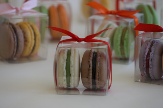 types of flowers youtube Unxia: Custom Wedding Favor Boxes  Two French Macarons | 570 x 380