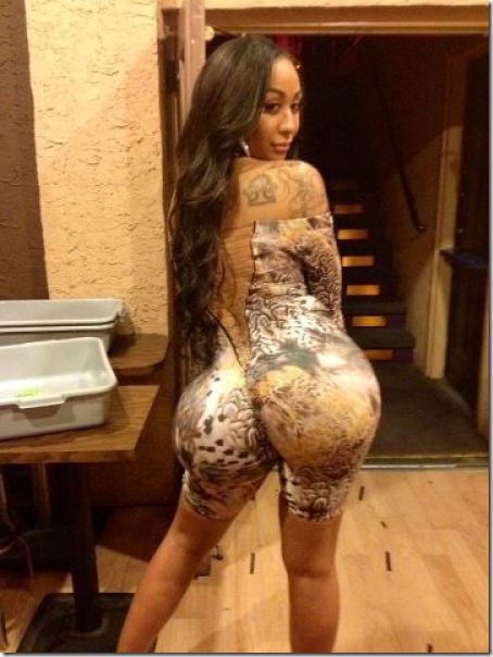 fake-booty-plastic-15