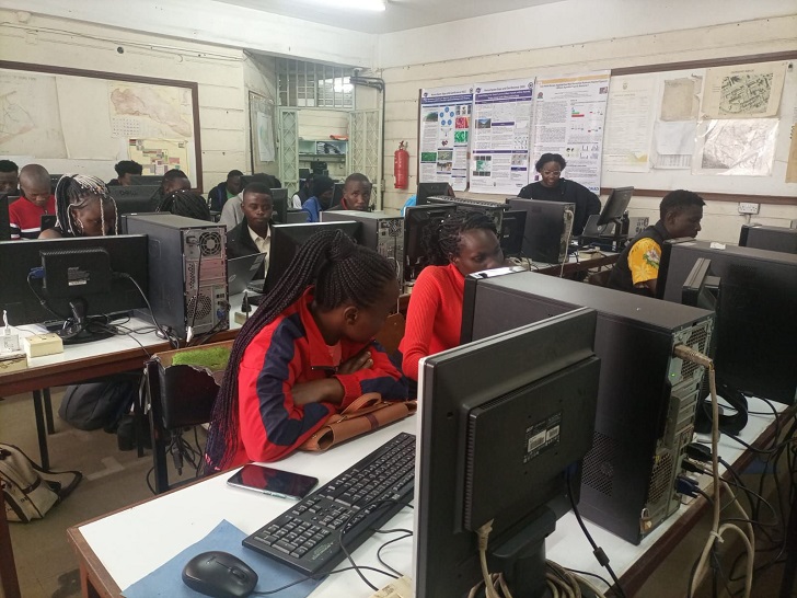 How To Start a Cyber Cafe Business in Kenya