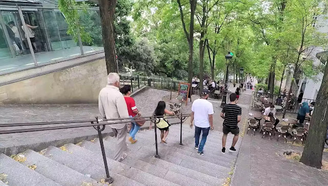 Escalera del Sacré-Coeur