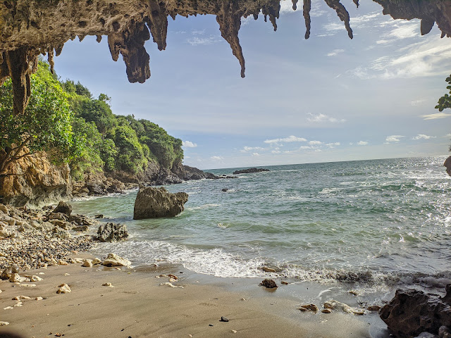 Pantai Lampon