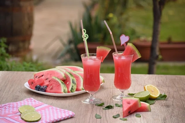 5 useful summer foods and drinks to try when you're dehydrated