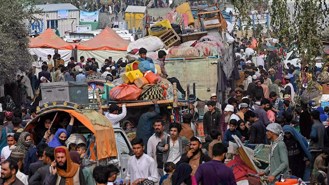 Afghans leaves Pakistan in mass as deadline to leave the country arrives