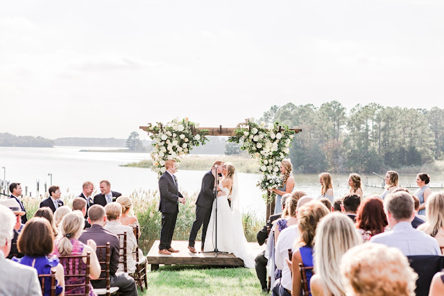 Eastern Shore Fall Estate Wedding photographed by Maryland Wedding Photographer Heather Ryan Photography