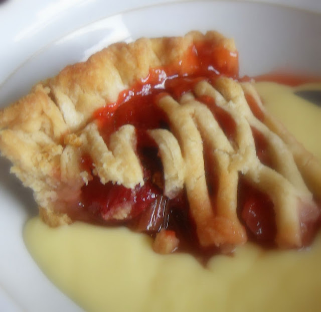 Strawberry and Rhubarb Pie